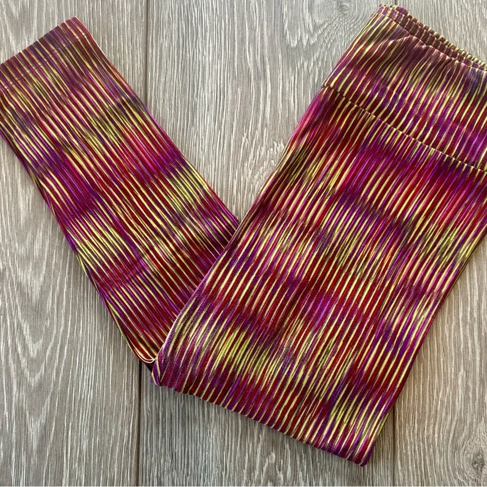 LulaRoe leggings OS - LuLa is known for their butter soft leggings!! - Picture 1 of 2